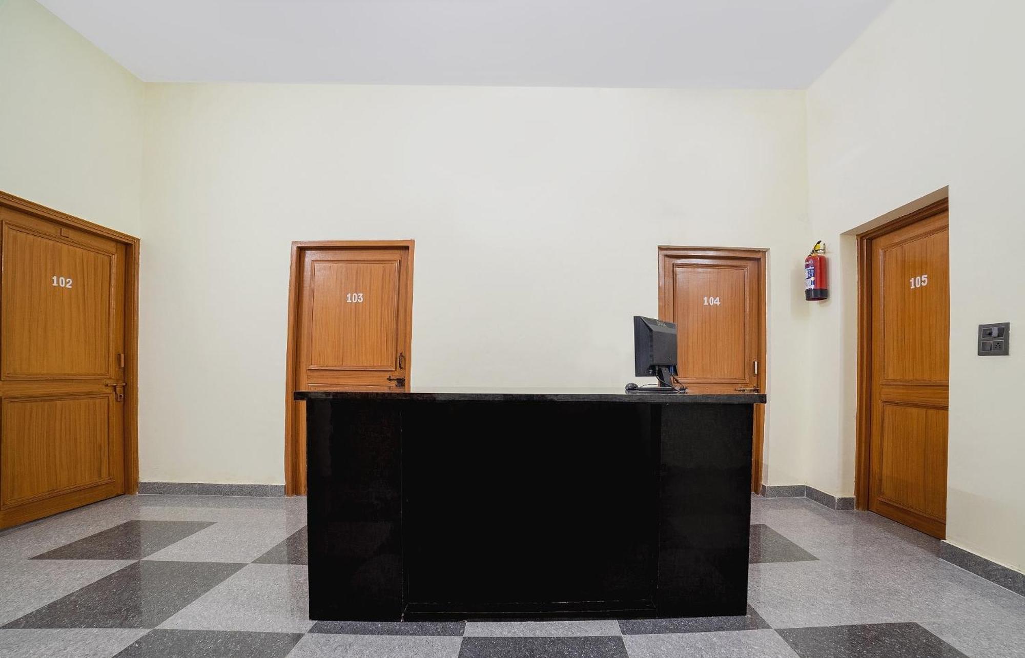 Hotel O Home Gautam Homestay Dehradun Exteriör bild